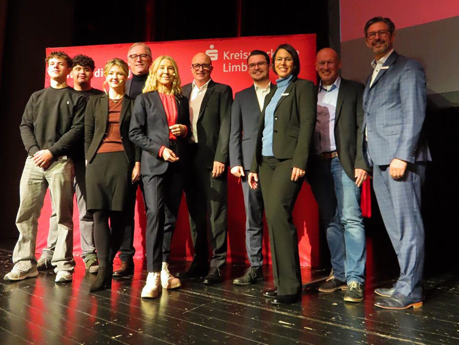 Zukunft zum Anfassen: Kreissparkasse Limburg veranstaltet jährliches Sparkassenkolleg – Helaba-Chefvolkswirtin Dr. Gertrud Rosa Traud gibt Schülerinnen und Schüler Einblicke in die Wirtschaft von morgen.