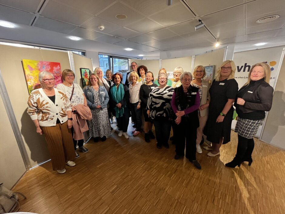 „BUNT UNTERWEGS“ mit der vhs Malereien in Acryl